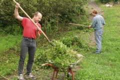 Arbeiten am Friedensweg - Foto: Robert Metternich