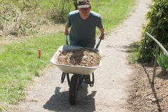 Arbeiten am Friedensweg - Foto: Robert Metternich